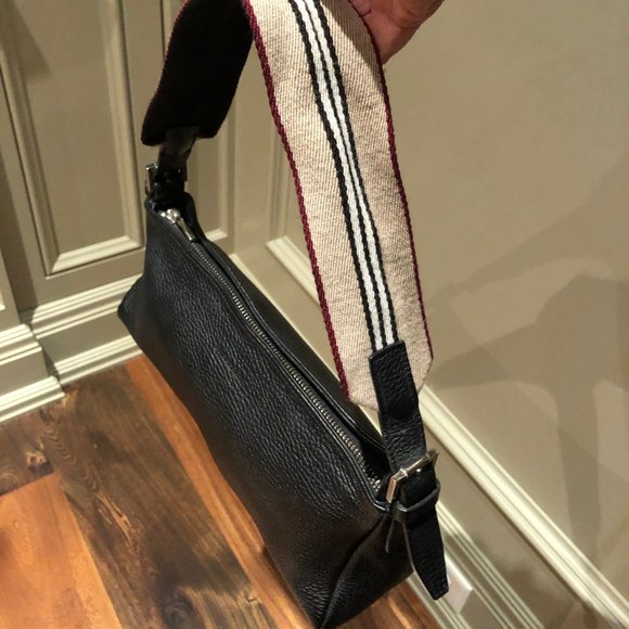 Burberry Black Pebbled Leather Shoulder Bag - Picture 2 of 7